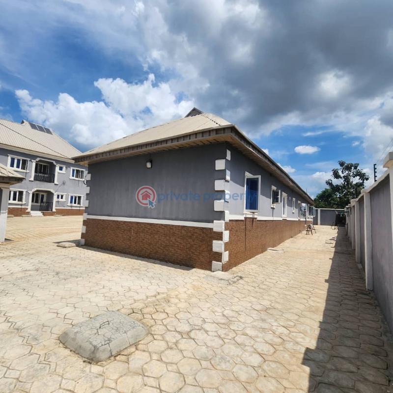 3 bedroom Block Of Flats For Sale Harmony Quarters Olorunda Area Akobo Ibadan Akobo Ibadan Oyo - 2