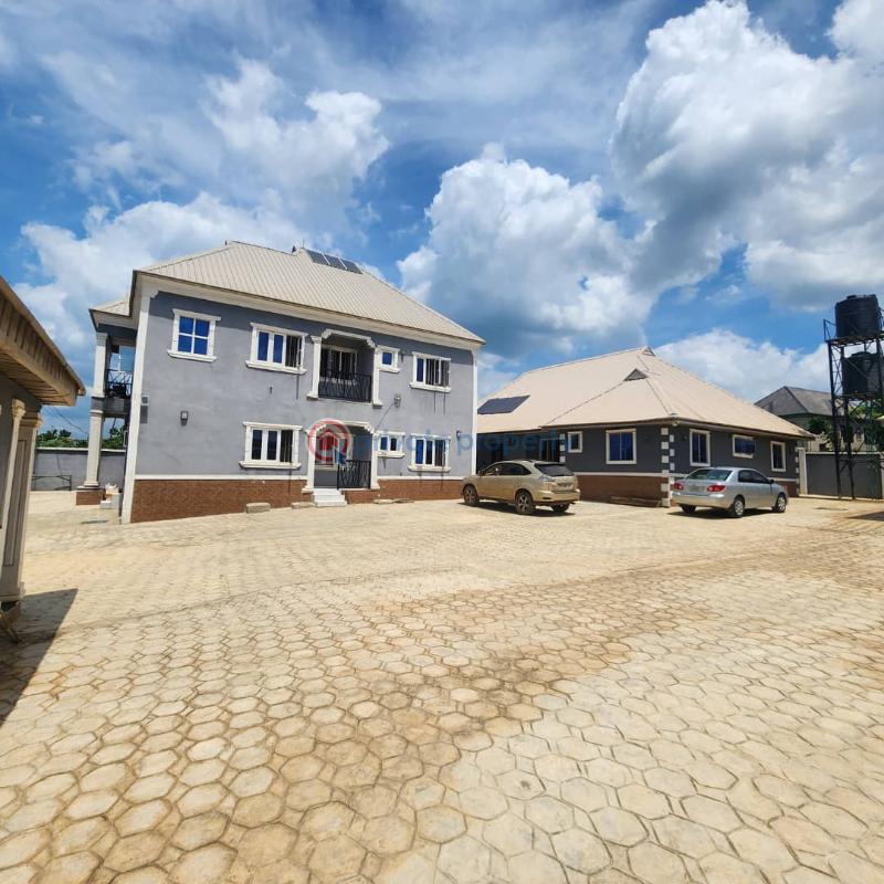 3 bedroom Block Of Flats For Sale Harmony Quarters Olorunda Area Akobo Ibadan Akobo Ibadan Oyo - 7