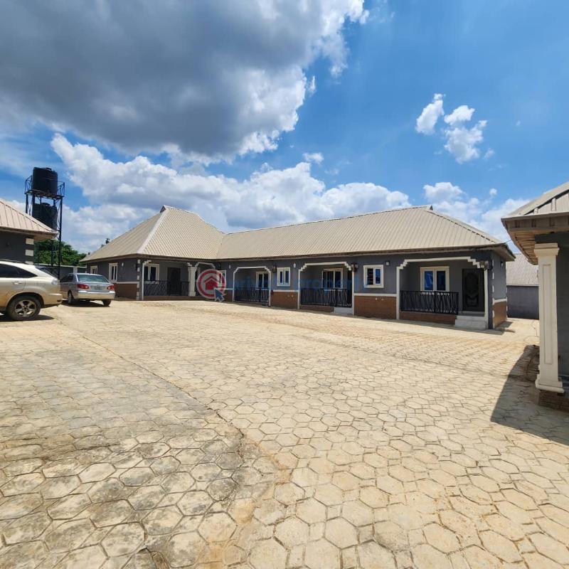 3 bedroom Block Of Flats For Sale Harmony Quarters Olorunda Area Akobo Ibadan Akobo Ibadan Oyo - 1
