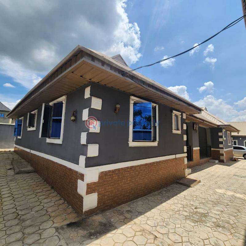 3 bedroom Block Of Flats For Sale Harmony Quarters Olorunda Area Akobo Ibadan Akobo Ibadan Oyo - 12