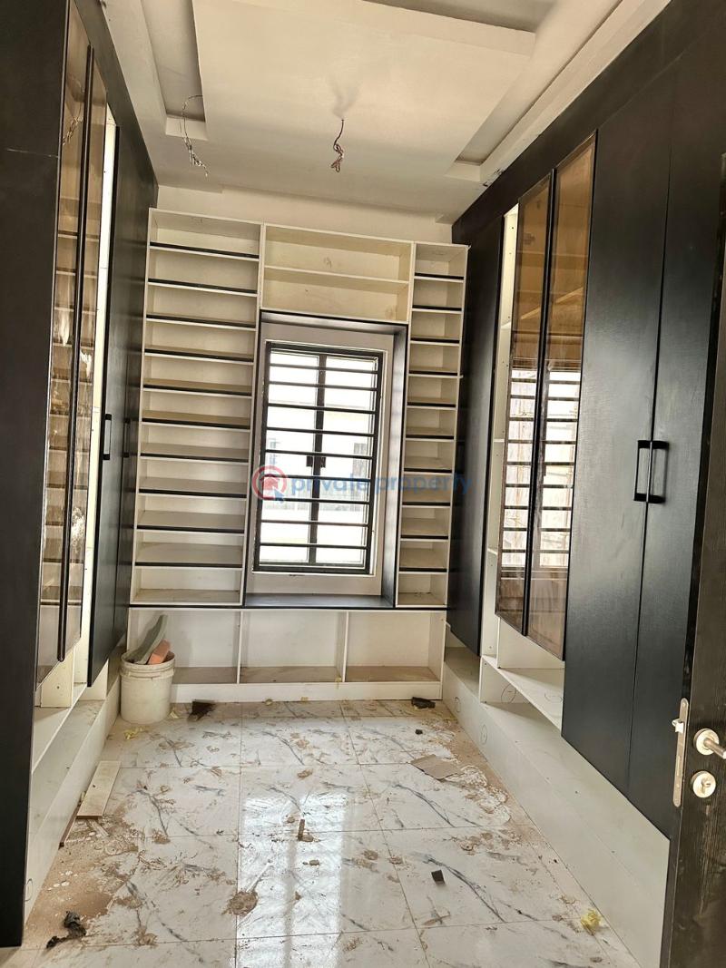 6 bedroom Detached Duplex For Sale Guzape Main Guzape Abuja Phase 1  - 3