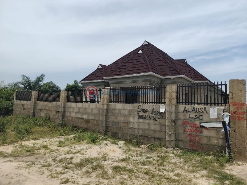 3 bedroom Bungalow For Sale Teachers Quaters Igbogbo Ikorodu Lagos - 0