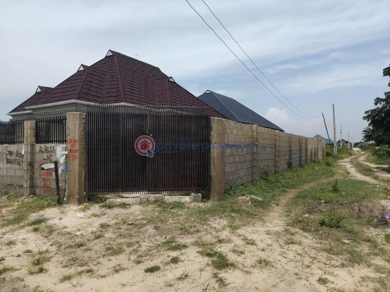 3 bedroom Bungalow For Sale Teachers Quaters Igbogbo Ikorodu Lagos - 1