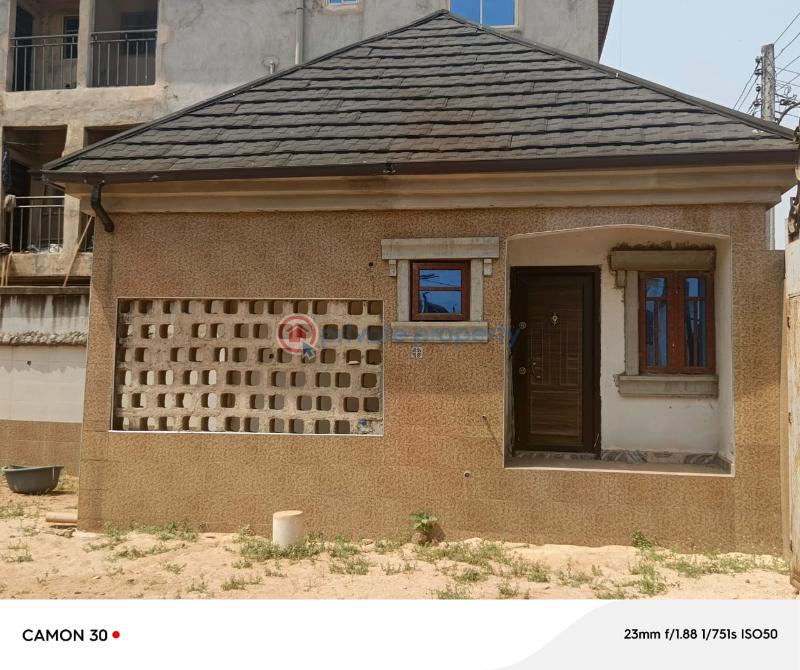 6 bedroom Duplex For Sale Behind Shoprite Egbu Owerri Owerri Imo - 2