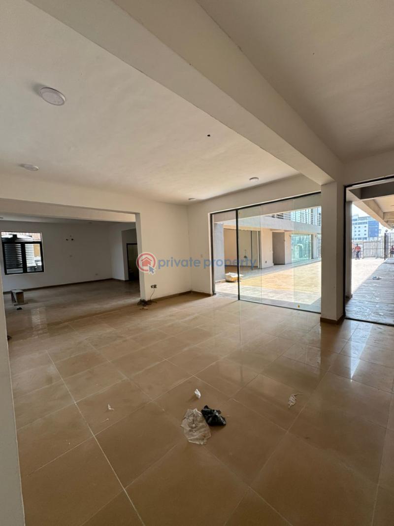 94sqm commercial shop space very close to the major road - 6 Shop For Rent Lekki Phase 1 Lagos - 6