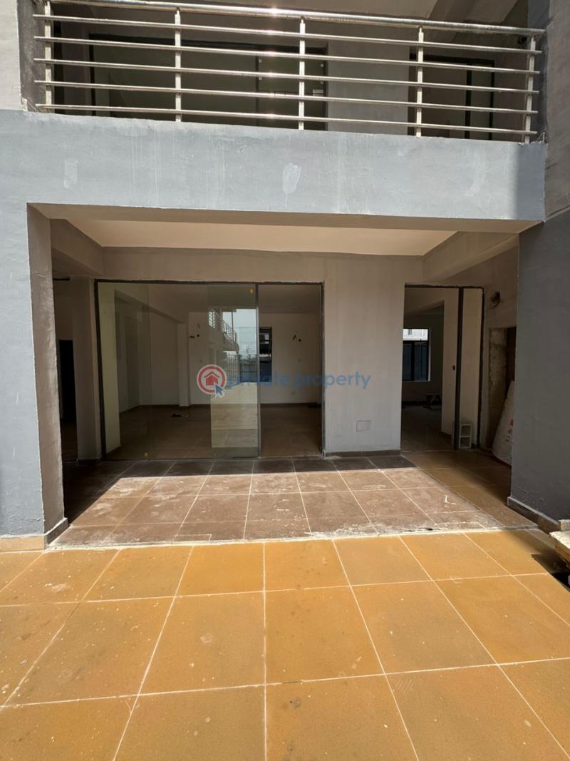 94sqm commercial shop space very close to the major road - 7 Shop For Rent Lekki Phase 1 Lagos - 7
