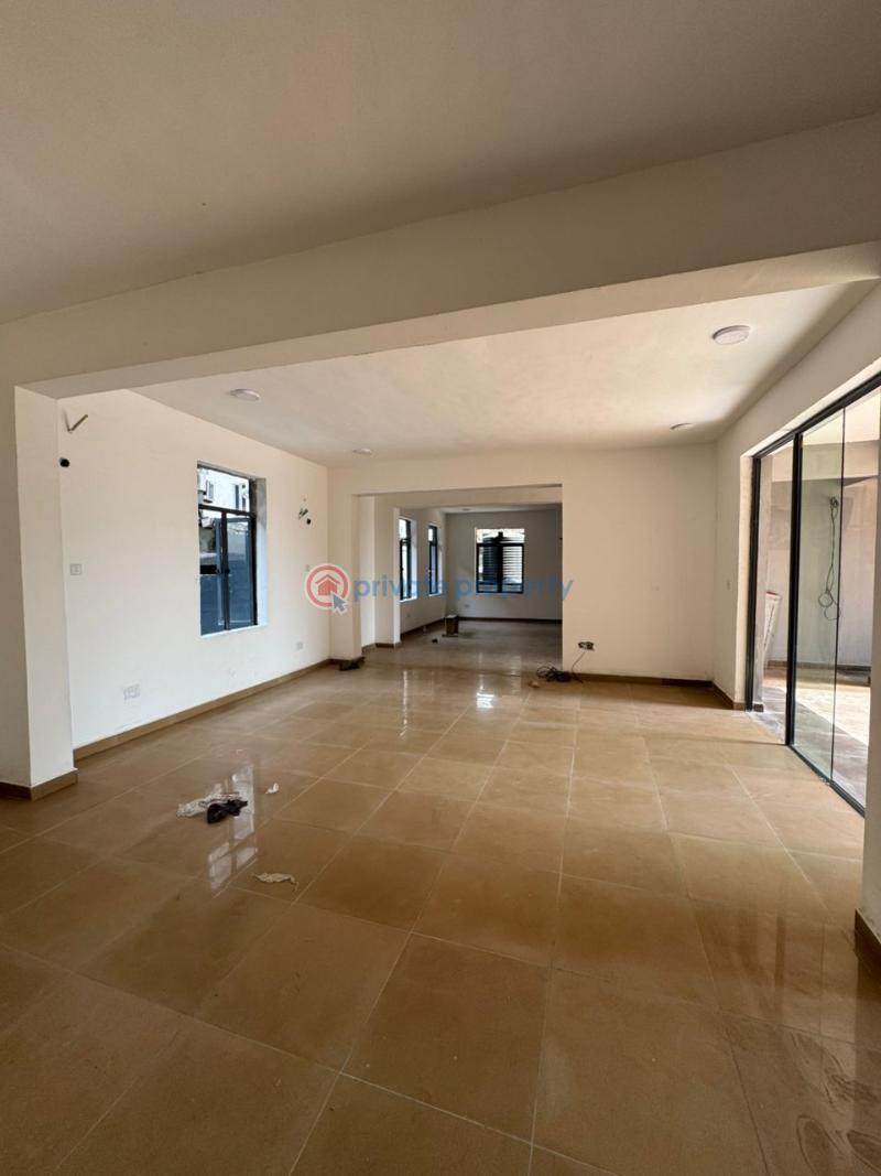 94sqm commercial shop space very close to the major road - 4 Shop For Rent Lekki Phase 1 Lagos - 4