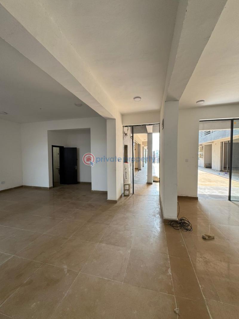 94sqm commercial shop space very close to the major road - 5 Shop For Rent Lekki Phase 1 Lagos - 5