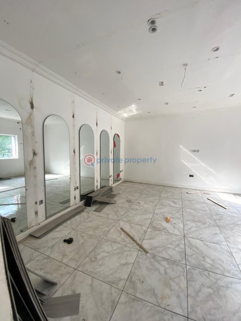 Mall/Complex/Plaza For Rent Lekki Phase 1 Lagos - 2