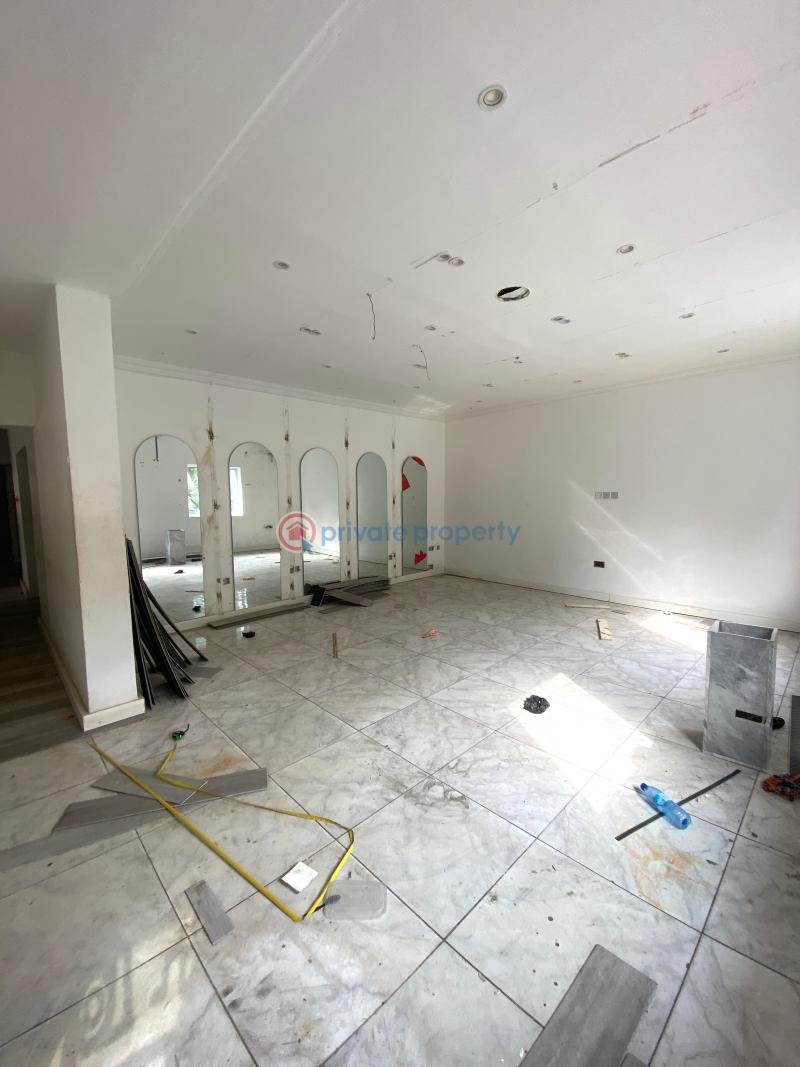 Mall/Complex/Plaza For Rent Lekki Phase 1 Lagos - 0