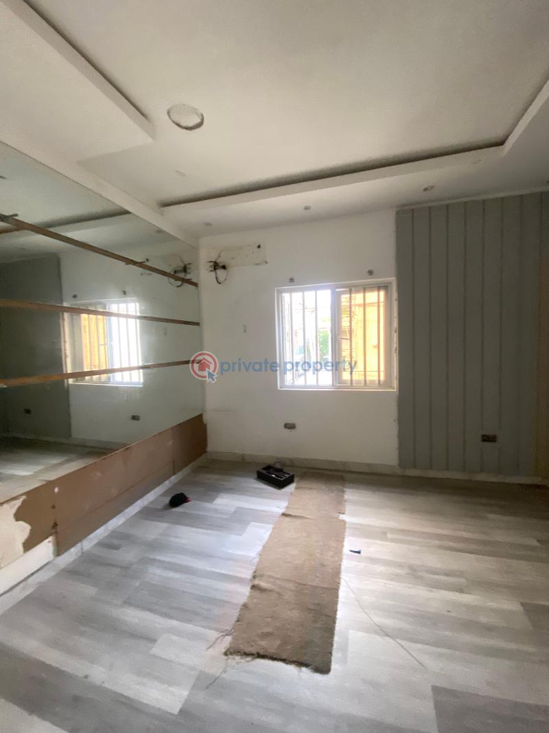 Mall/Complex/Plaza For Rent Lekki Phase 1 Lagos - 11