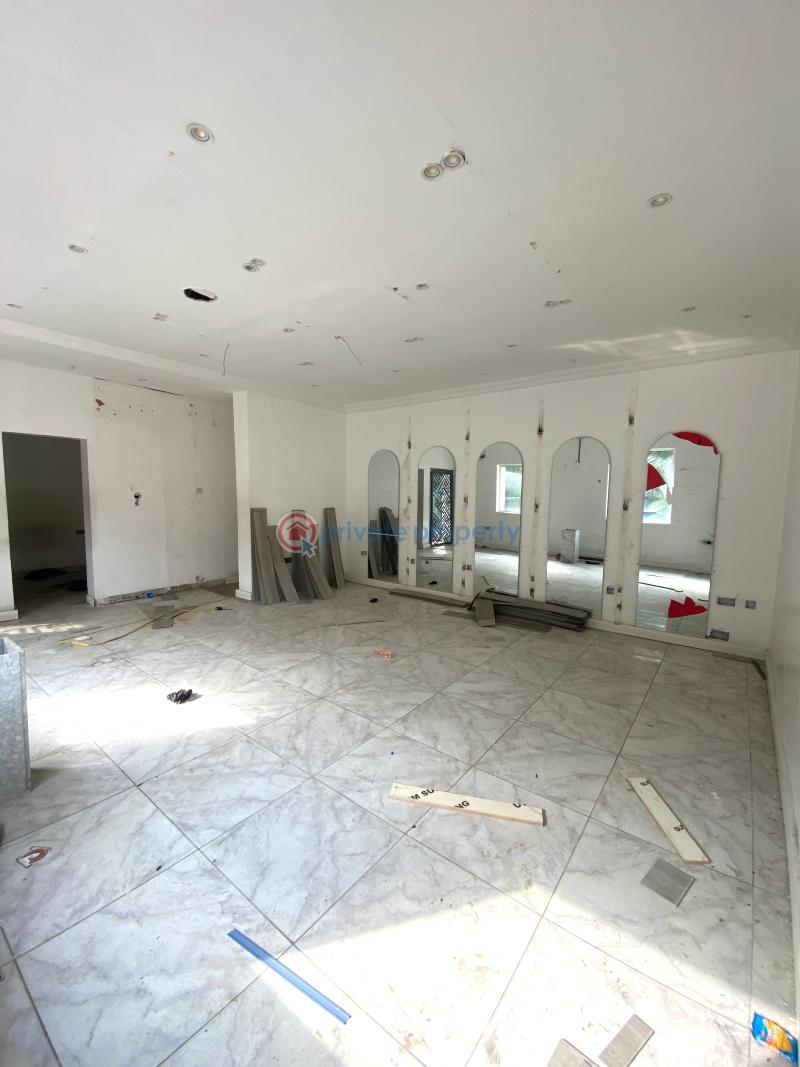 Mall/Complex/Plaza For Rent Lekki Phase 1 Lagos - 1