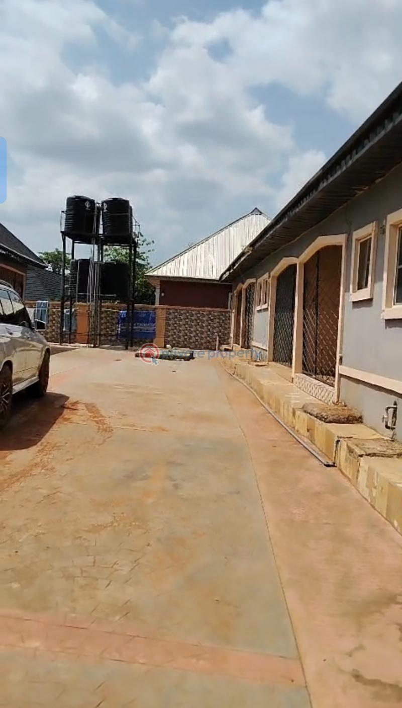 Block Of Flats For Sale By Shaka Poly, At Eyen Community, Off Egba Rd, Off Benin Auchi Rd, Very Close To Egba Tarred Rd Benincity.. Benin Edo - 2