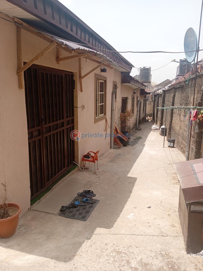 10 bedroom Block Of Flats For Sale Crd City Lugbe Abuja Phase 4  - 6