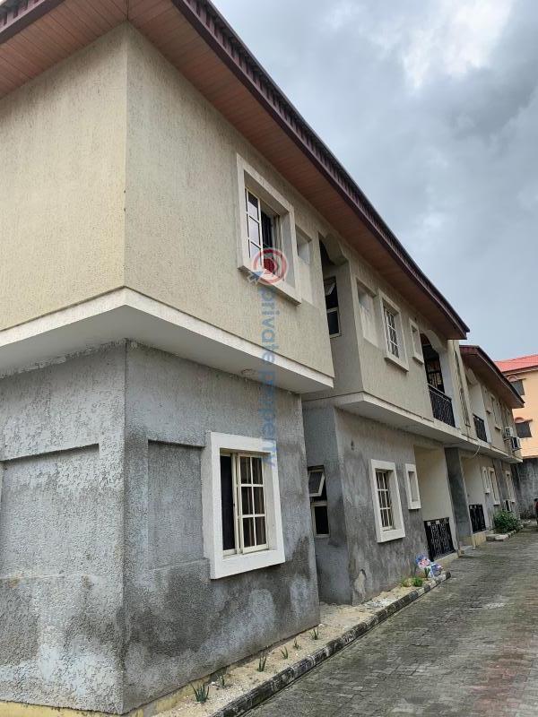 2 bedroom Block Of Flats For Rent Thomas Estate Ajah Lagos - 1