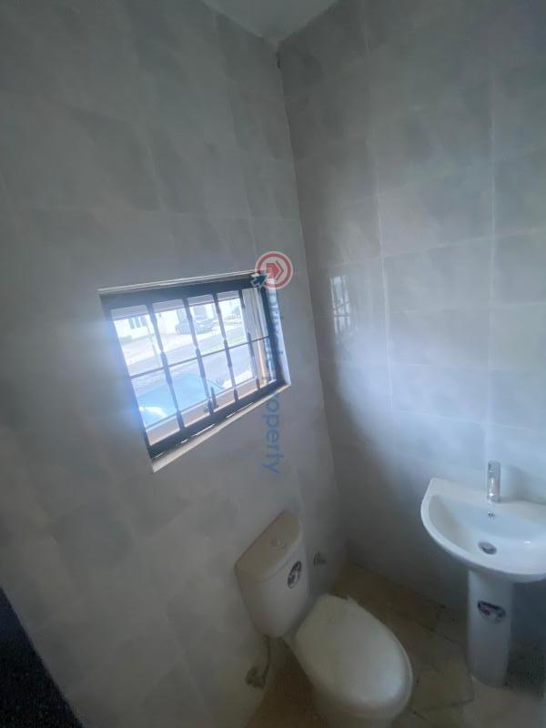 2 bedroom Block Of Flats For Rent Jahi Aduvie School Jahi Abuja Phase 2  - 4