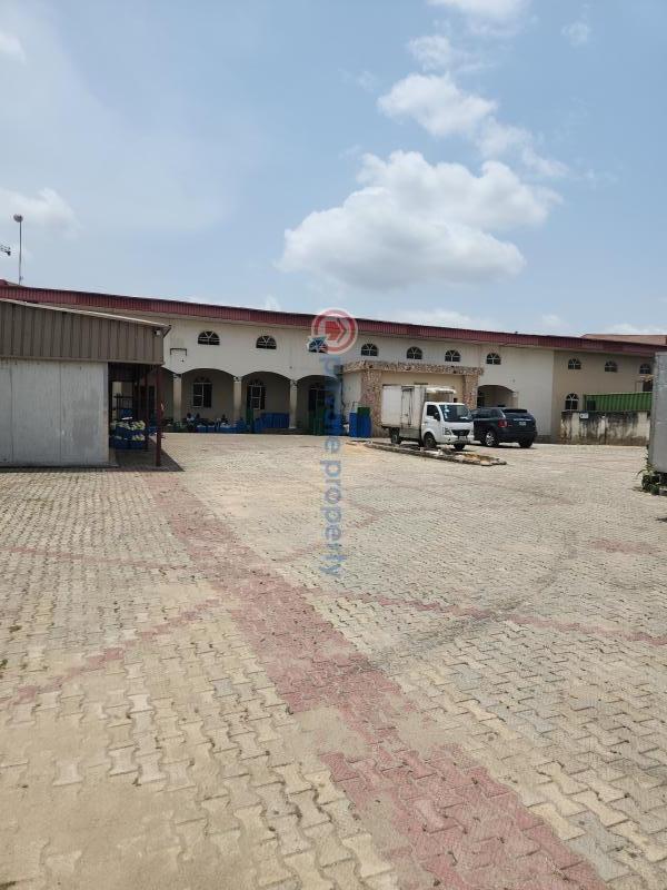 5 bedroom Event Hall For Sale Expressway Ogudu Road Ojota Lagos - 0