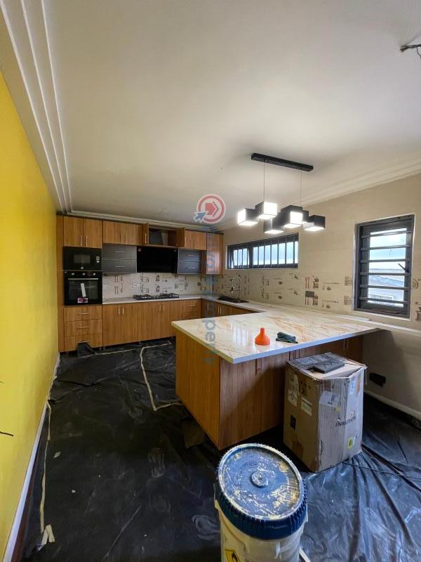 5 bedroom Terrace For Sale Sunmola Street Mende Maryland Lagos - 2