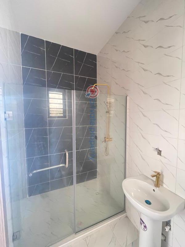 Lavish 5 bedroom fully detached duplex for sale - 5 5 bedroom Detached Duplex For Sale Abraham Adesanya Ajah Lagos - 5
