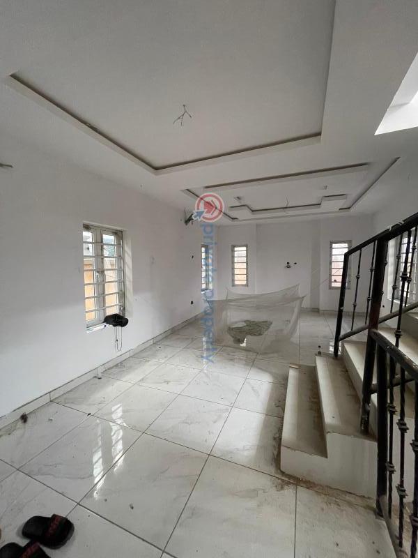 5 bedroom Duplex For Sale Arowojobe Estate Mende Maryland Lagos - 2