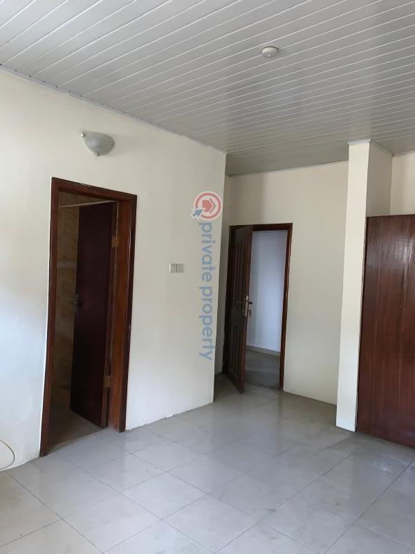 2 bedroom Block Of Flats For Rent Thomas Estate Ajah Lagos - 5