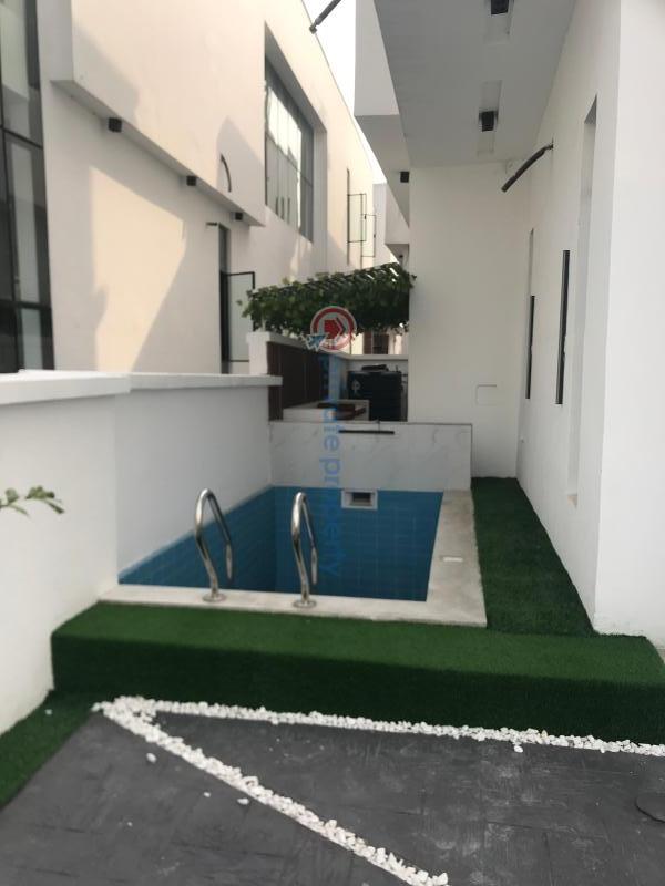 5 bedroom Detached Duplex For Sale Alternative Chevron Drive Lekki Lagos - 0