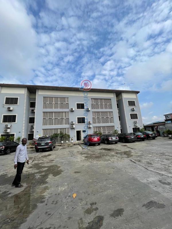 Executive premium 3 bedroom apartment - 19 3 bedroom Block Of Flats For Rent Shonny Drive Shonibare Estate Maryland Lagos - 19