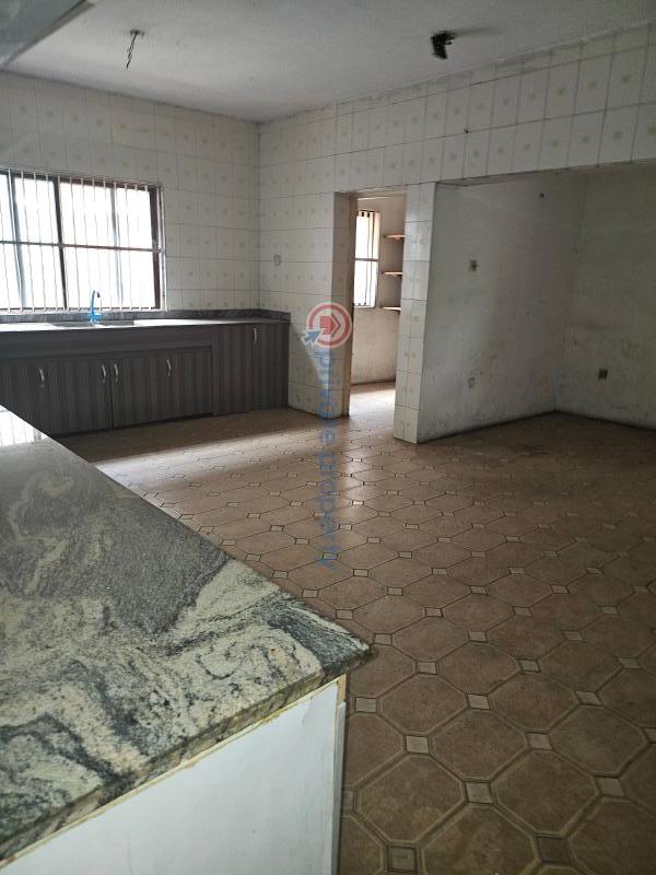 10 bedroom Detached Duplex For Sale Aguda  Surulere Lagos - 8