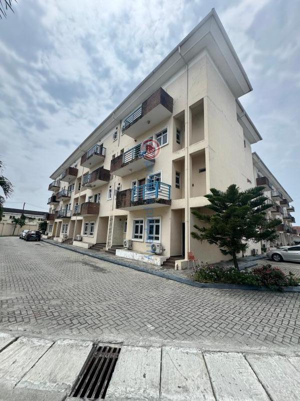 4 bedroom Maisonette For Rent Ologolo Lekki Lagos - 0