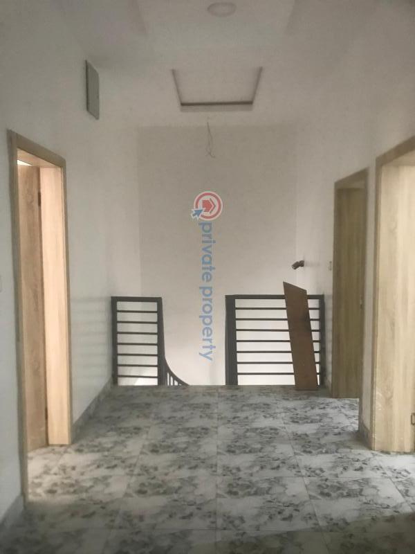 4 bedroom Terrace For Sale Admiralty Estate Igbo Efon Lekki Lagos - 5
