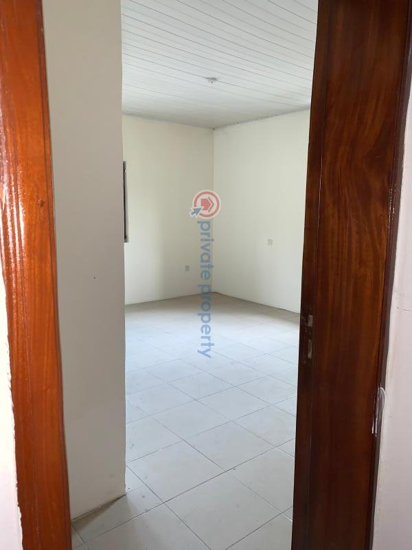 2 bedroom Block Of Flats For Rent Thomas Estate Ajah Lagos - 8