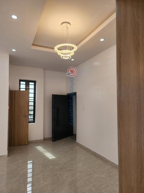 For sale 3 bedroom Block Of Flats Off Montgomery Road Yaba Sabo Yaba