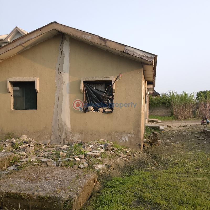 4 bedroom Mixed use Land For Sale Fountain Estate, Oke Ira Nla, Ajah Lagos - 1