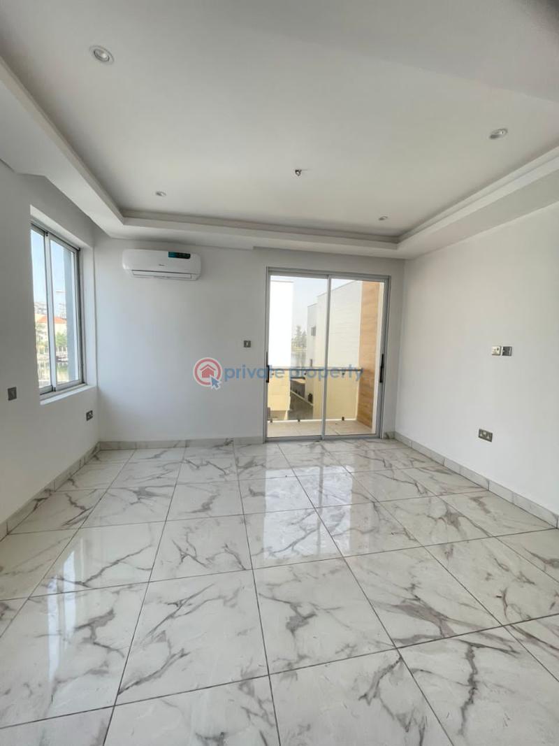 2 bedroom Block Of Flats For Sale Eric Moore Surulere Lagos - 2