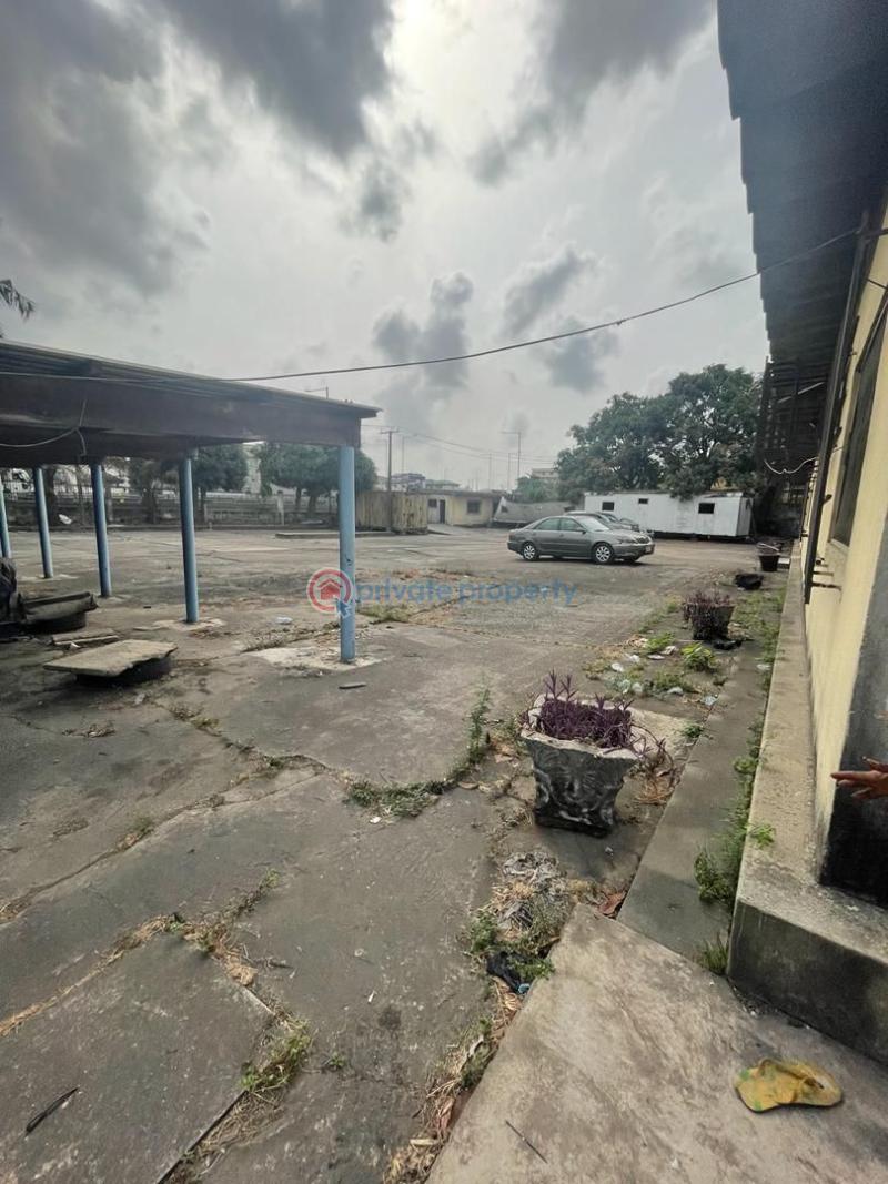 Mixed use Land For Sale Along Western Avenue, Surelere, Lagos Surulere Lagos - 0
