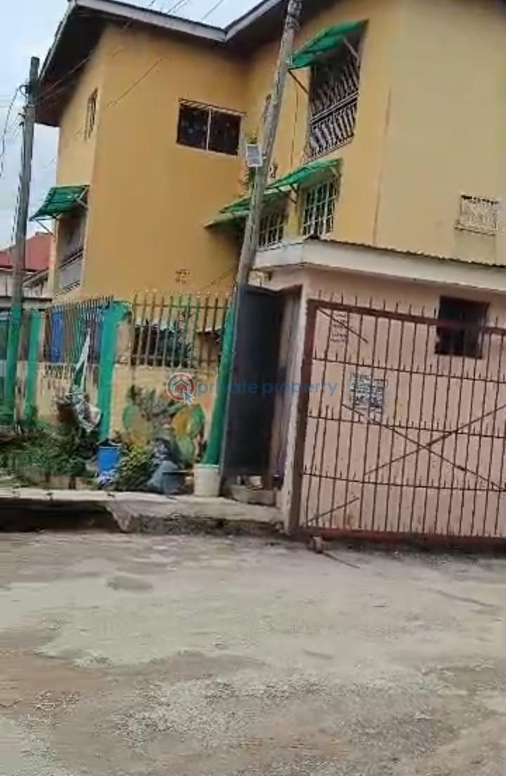 10 bedroom Flat & Apartment For Sale Fola Agoro Onipanu Shomolu Lagos - 2