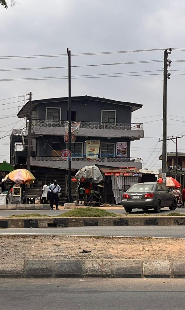 10 bedroom Flat & Apartment For Sale Ikorodu Lagos