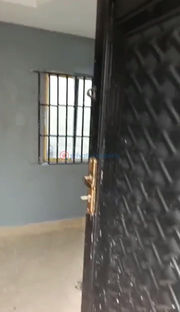 1 bedroom Self Contain For Rent Fadeyi Waec Yaba Lagos - 1