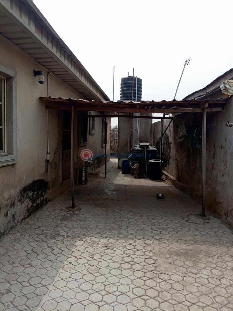 A 3-bedroom bungalow @ unilag estate, magodo isheri, lagos. - 14 3 bedroom Detached Bungalow For Sale Unilag Estate Extension Magodo Kosofe/Ikosi Lagos - 14