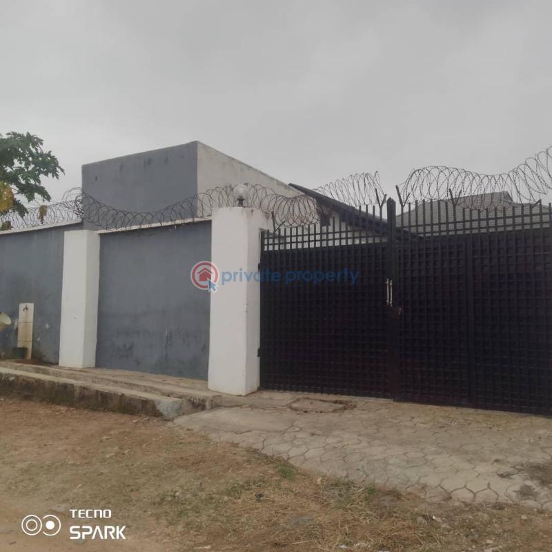 3 bedroom Detached Bungalow For Sale Off Johnson Awe, Oluyole, Ibadan Oyo - 6