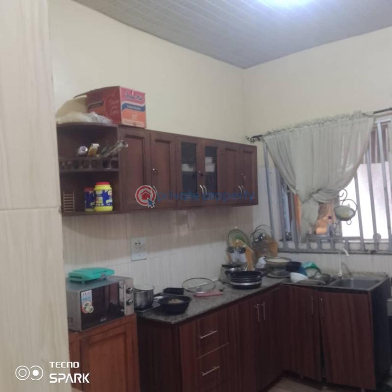 3 bedroom Detached Bungalow For Sale Off Johnson Awe, Oluyole, Ibadan Oyo - 2