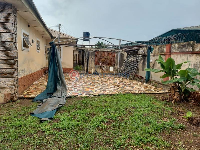 3 bedroom Detached Bungalow For Sale Ibikunle Avenue, Old Bodija Bodija Ibadan Oyo - 5