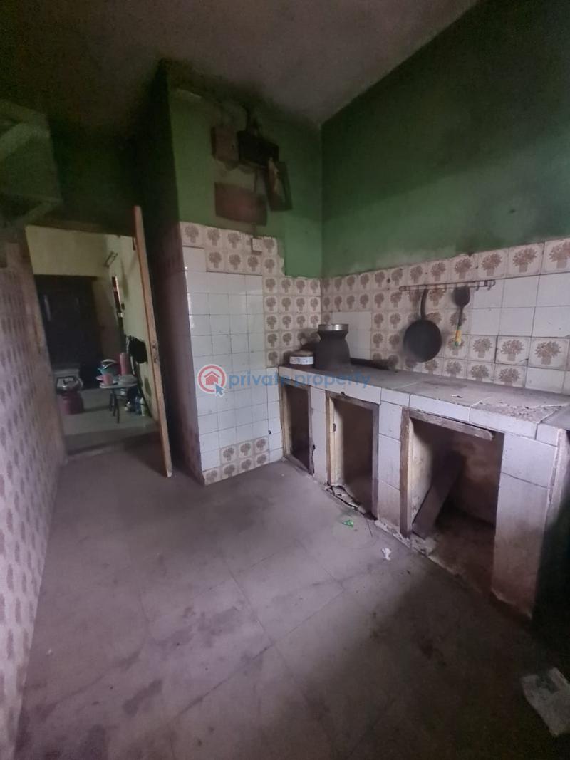 3 bedroom Block Of Flats For Sale Alaka/Iponri Surulere Lagos - 11