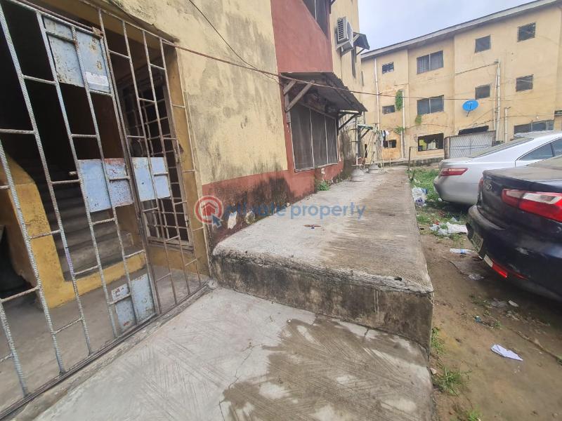 3 bedroom Block Of Flats For Sale Alaka/Iponri Surulere Lagos - 7