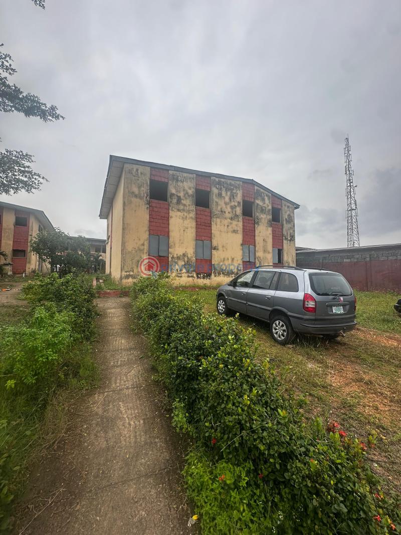 A 30-room non functional school with administrative offices - 4 Commercial Property For Sale Onireke Gra, Jericho, Ibadan Oyo - 4