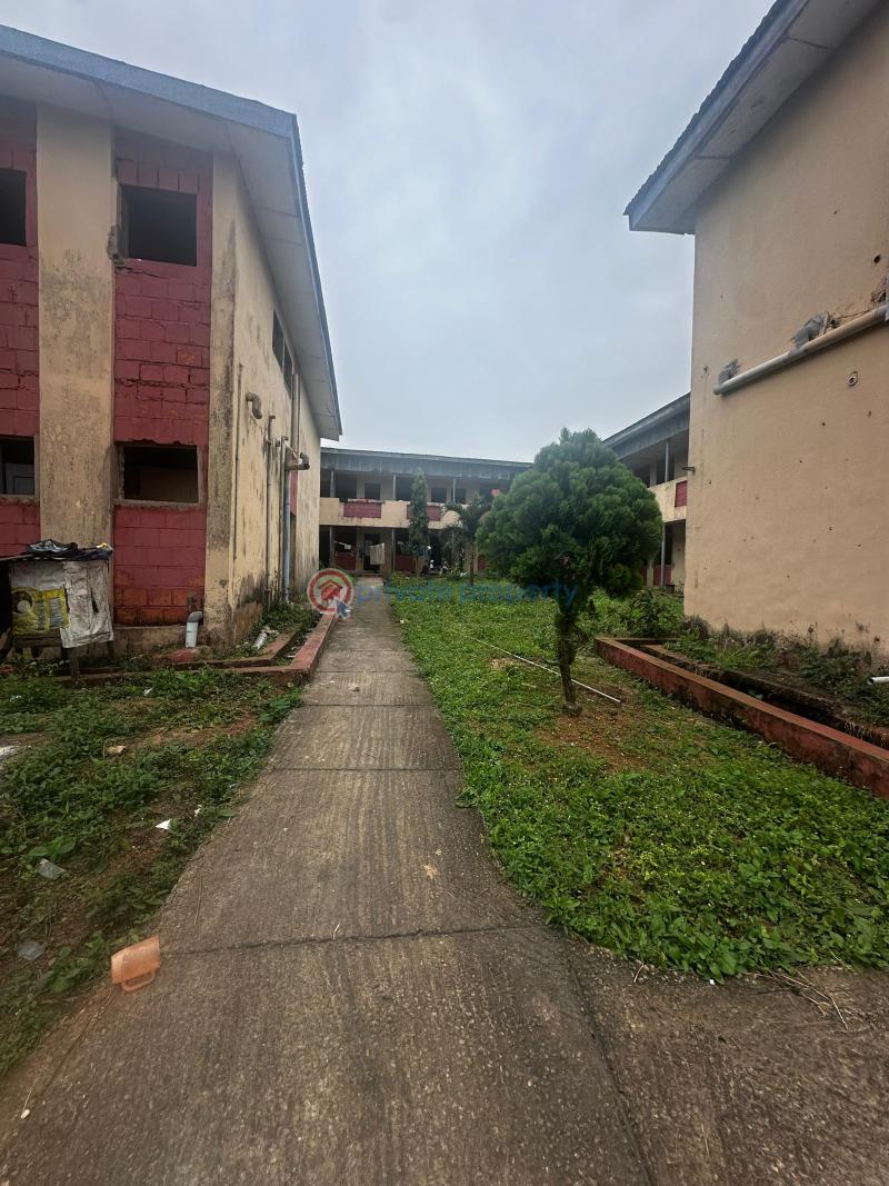 A 30-room non functional school with administrative offices - 3 Commercial Property For Sale Onireke Gra, Jericho, Ibadan Oyo - 3