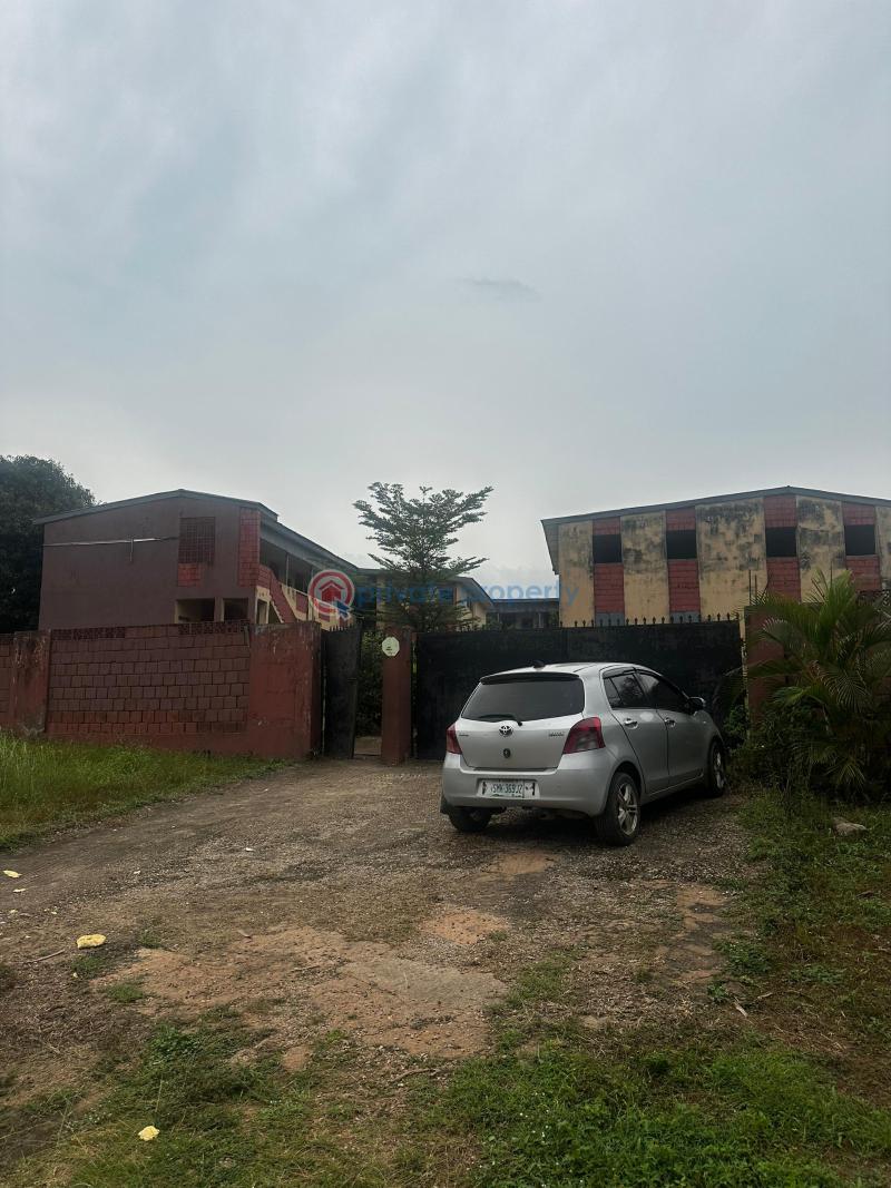 A 30-room non functional school with administrative offices - 0 Commercial Property For Sale Onireke Gra, Jericho, Ibadan Oyo - 0