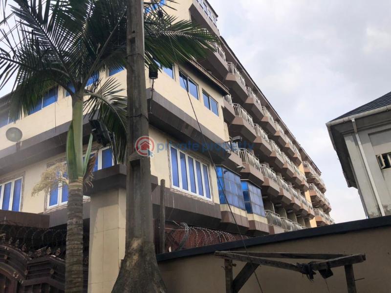 10 bedroom Hotel For Rent Off Onipanu Bus Stop Ikorodu Road Shomolu Lagos - 1