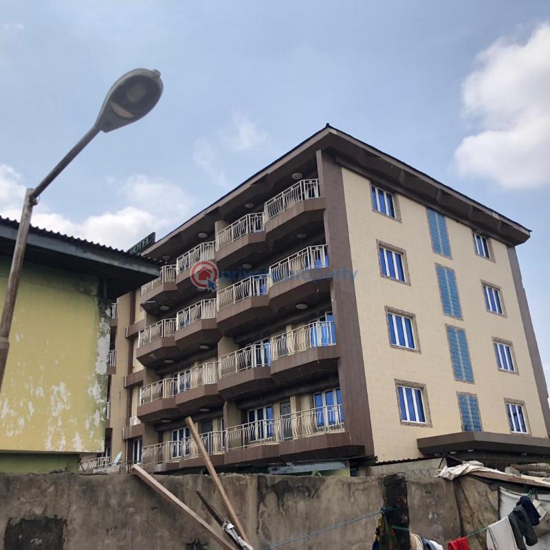 10 bedroom Hotel For Rent Off Onipanu Bus Stop Ikorodu Road Shomolu Lagos - 4