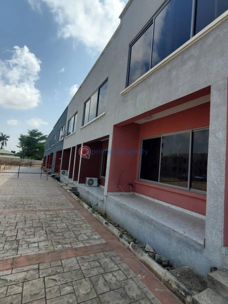 3 bedroom Block Of Flats For Rent Rotimi Williams Estate, Old Bodija Bodija Ibadan Oyo - 0